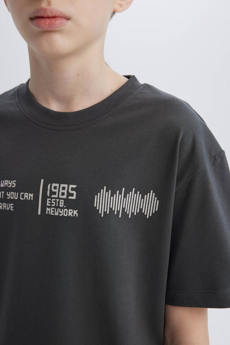 ديفاكتو تيشيرت اولادي نص كم اوفر سايز برقبة مستديرة - Image 5