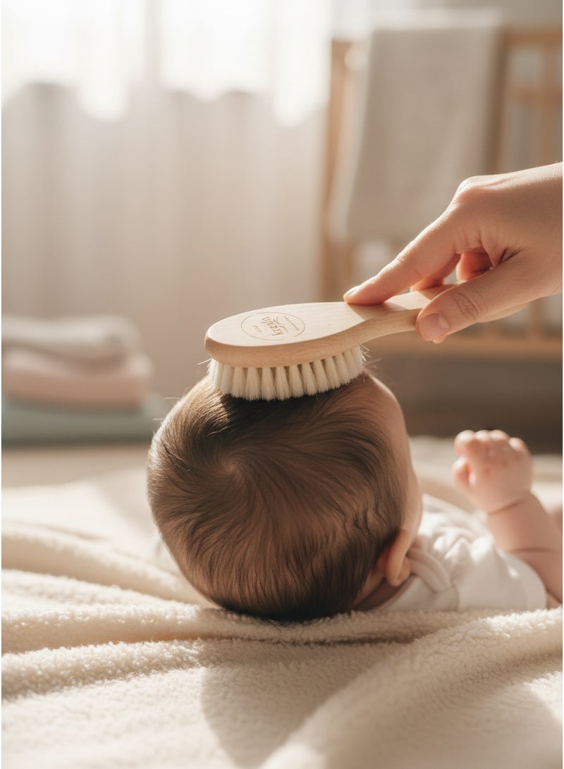 كراين طقم فرشاة ومشط للأطفال – فرشاة بشعيرات ماعز طبيعية 100% + مشط من خشب الزان للعناية بفروة رأس المواليد | لطيفة لقشرة المهد وتساعد على تفكيكها، خالية من البلاستيك والدهانات، للجنسين، مع كيس قطني مناسب للهدايا - Image 3