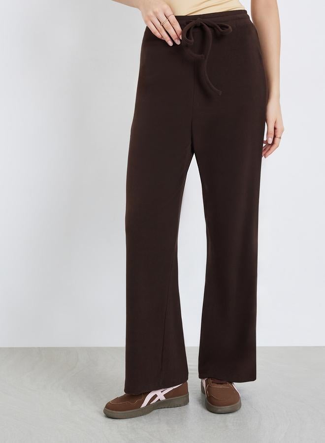 ستايلي طقم منسق من جاكيت بسحاب بتفاصيل محبوكة وبنطال - Image 4