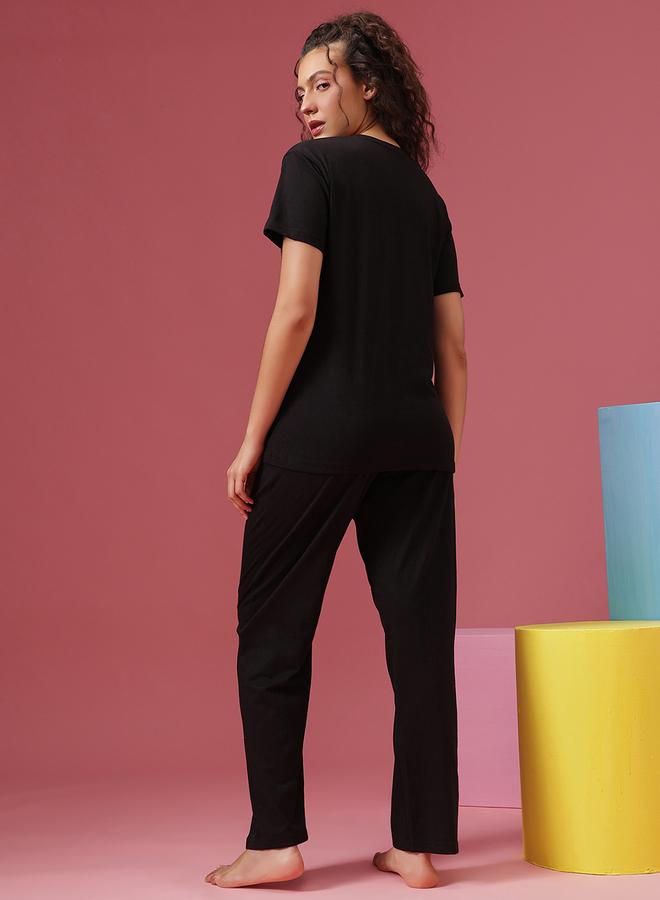 Clovia Cotton Graphic Print T-Shirt and Pyjama Set - Image 5