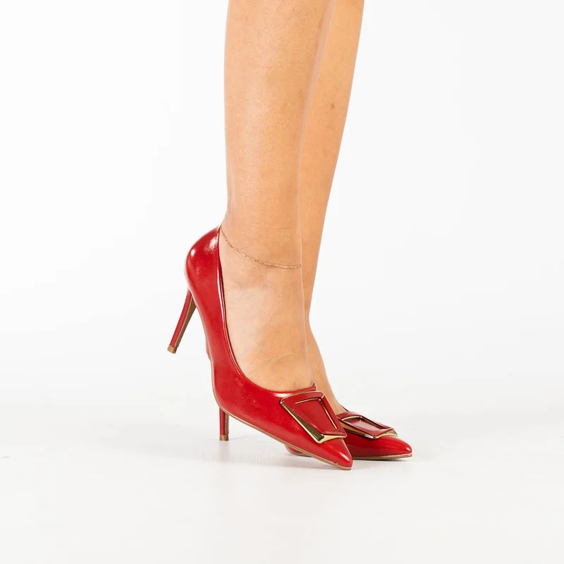 لاماراباريس VOSS WOMEN'S SLEEK POINTED HEEL WITH STATEMENT BUCKLE DETAIL