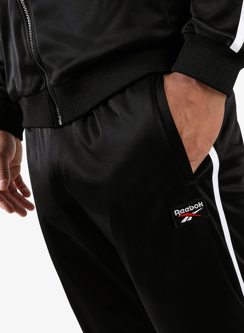 ريبوك بدلة رياضية مكونة من قطعتين بحواف بارزة - Image 3