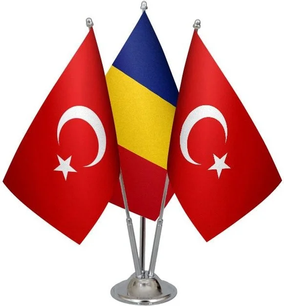 ساترنديزاين Desktop Romanian Flag Turkish Flag Triple Chrome Pole Table Flag Set
