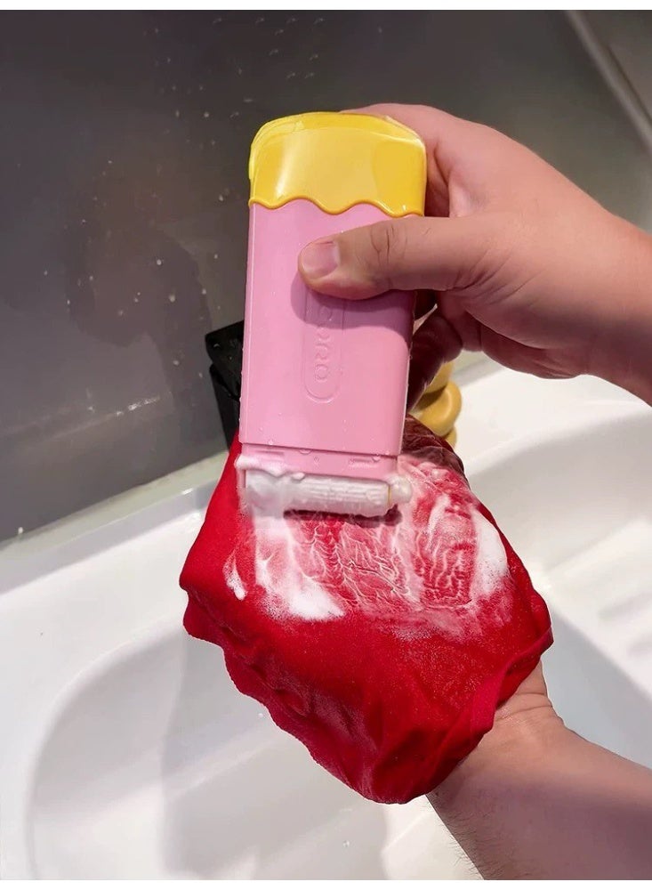 A soap box with a built-in sponge, featuring a practical and easy-to-use design.