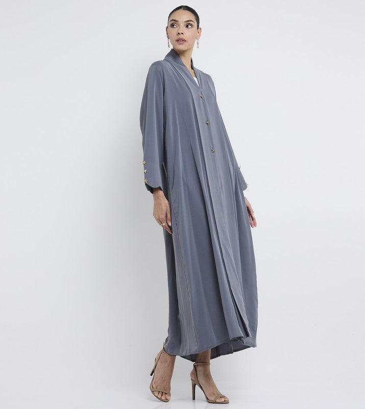 ROZA Elegant Pleated Abaya with Star Brooch - Image 2