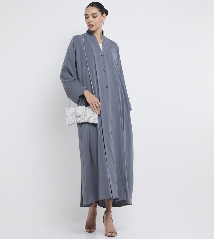 ROZA Elegant Pleated Abaya with Star Brooch - Image 4