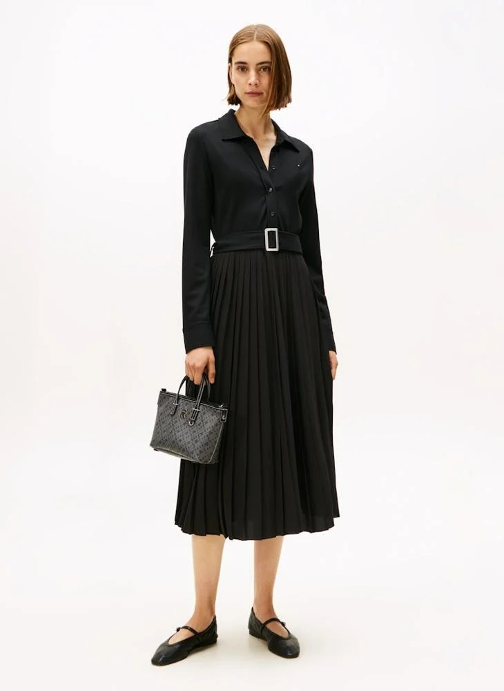 تومي هيلفيغر فستان ميدي بأكمام طويلة وتفاصيل حزام