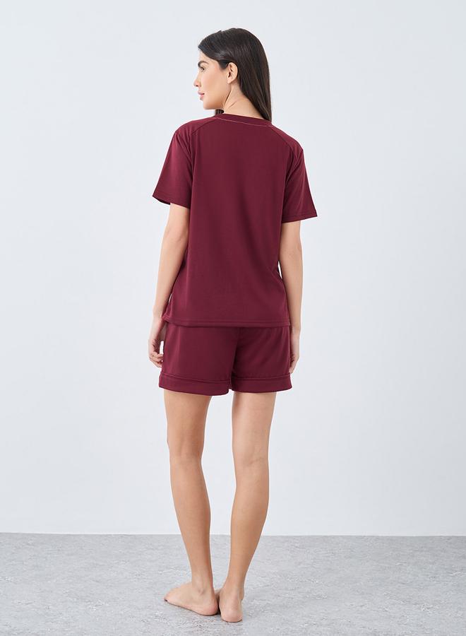 ستايلي طقم تي شيرت وشورت بياقة على شكل حرف  من ستايلي لوس أنجلوس - Image 4