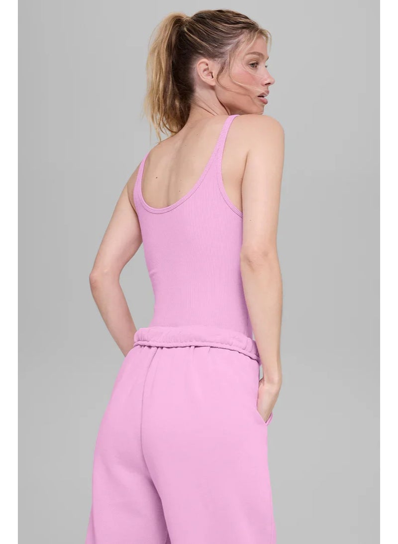 Alo Yoga Solid Color Basic Tank Top - Essential for Daily Slim Fit Layering & Outerwear, Comfortable and Breathable - Image 2