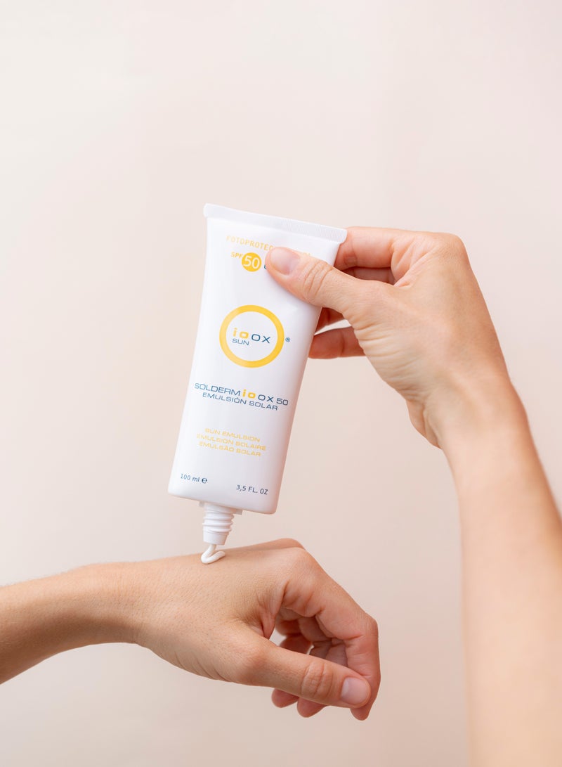 أيووكس IOOX Sun Solderm SPF 50 -  واقي شمس عالي الحماية (100 مل) - صناعة اسبانية - Image 3