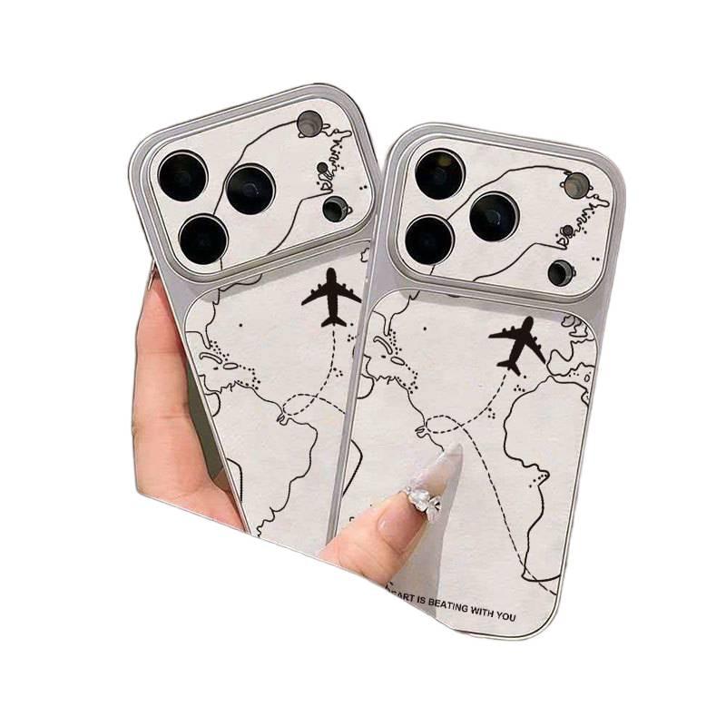 غطاء واقي بملمس باللون أبيض بوظيفة حامل جلد لـ iPhone 16 / 16 Plus / 16 Pro / 16 Pro Max مع نمط مسار الطائرة وحامل قائم مع مقاوم للصدمات مع حماية من السقوط للتنقل اليومي للطاولة - Image 5