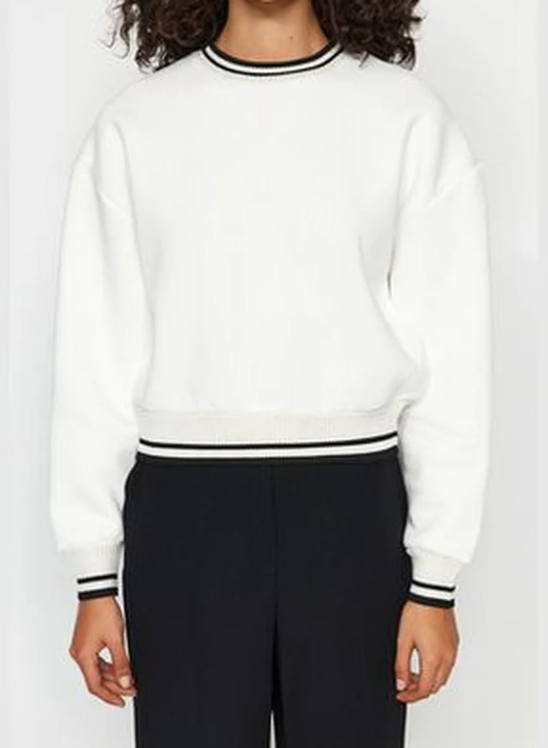 trendyol Ecru Knitwear Tape Detail Thick Polar Inner Crop Knitted Sweatshirt TWOAW24SW00339