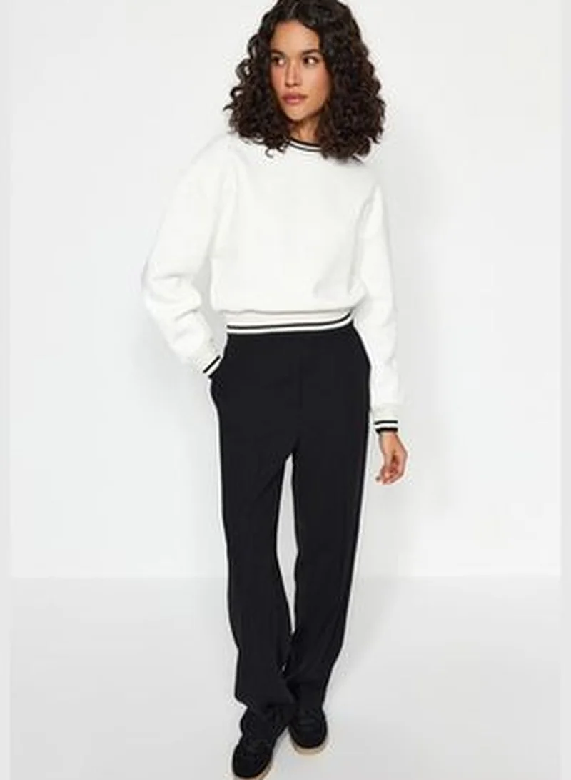 trendyol Ecru Knitwear Tape Detail Thick Polar Inner Crop Knitted Sweatshirt TWOAW24SW00339