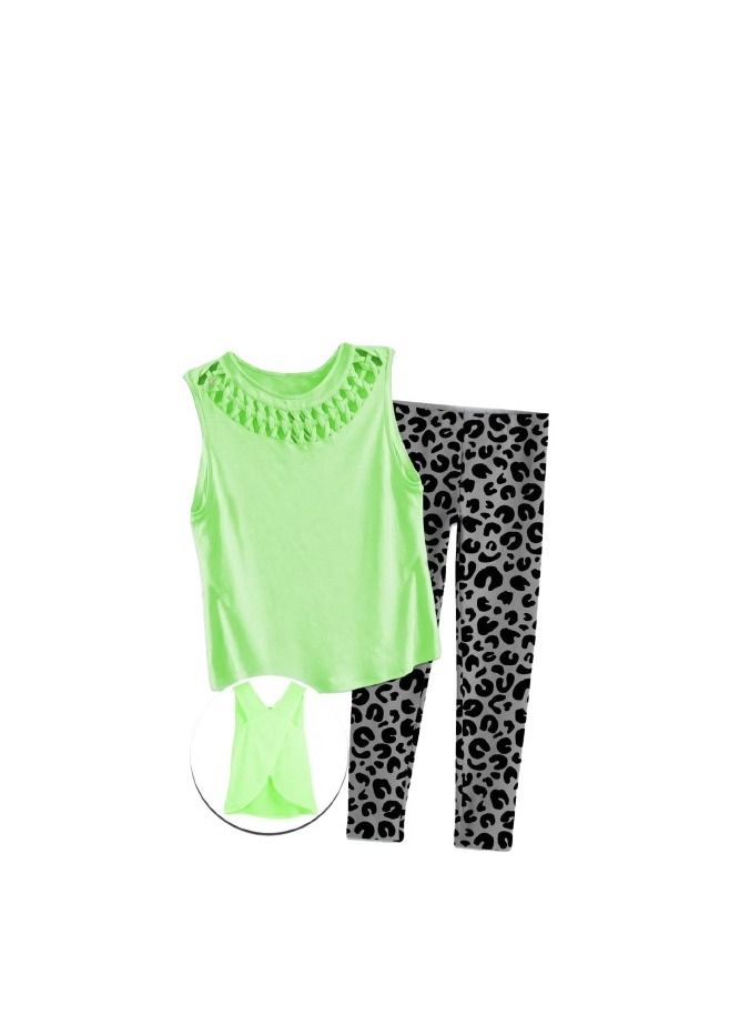 Women's pajamas of two pieces