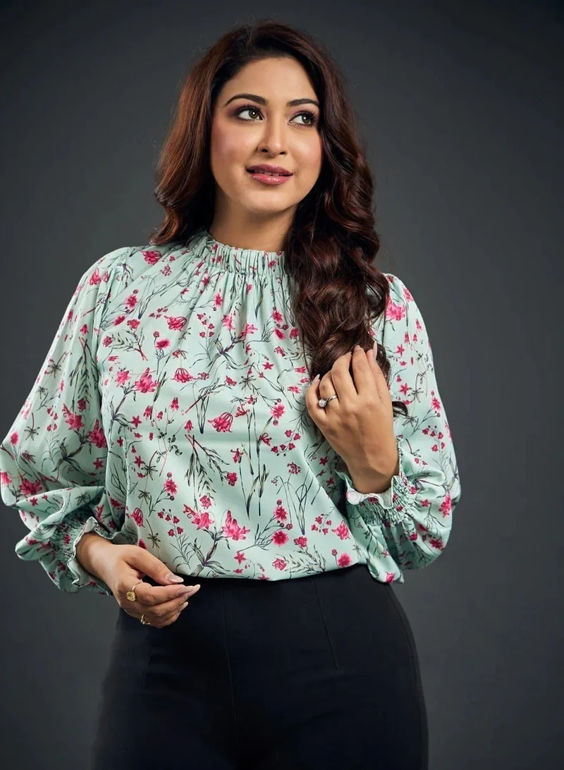 Zigzag Neck Detailed Long Sleeve Printed Satin Smocked Top