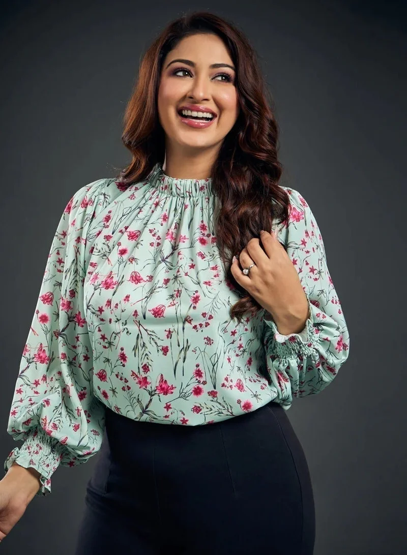 Zigzag Neck Detailed Long Sleeve Printed Satin Smocked Top