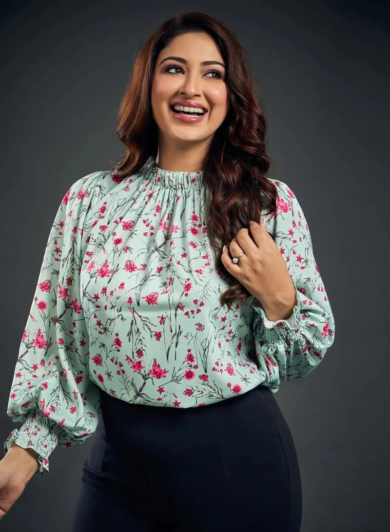 Zigzag Neck Detailed Long Sleeve Printed Satin Smocked Top