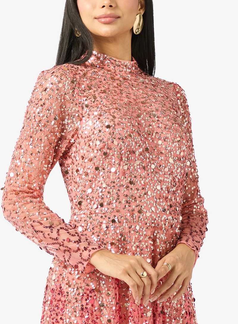 مايا فستان طويل بأكمام طويلة مزين