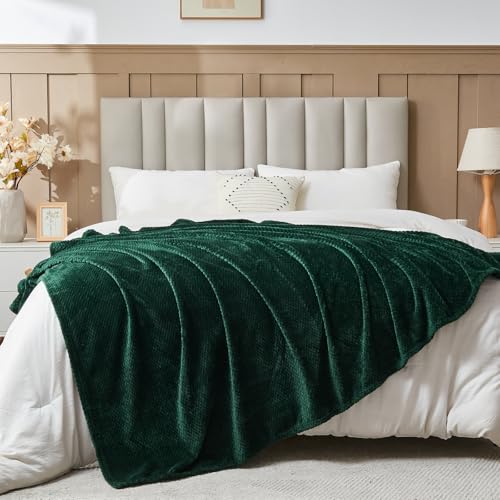 NEWCOSPLAY Super Soft Throw Blanket Forest Green Premium Silky Flannel Fleece Leaves Pattern Lightweight Bed Blanket All Season Use (Forest Green, Throw(50"x60")) - Image 4
