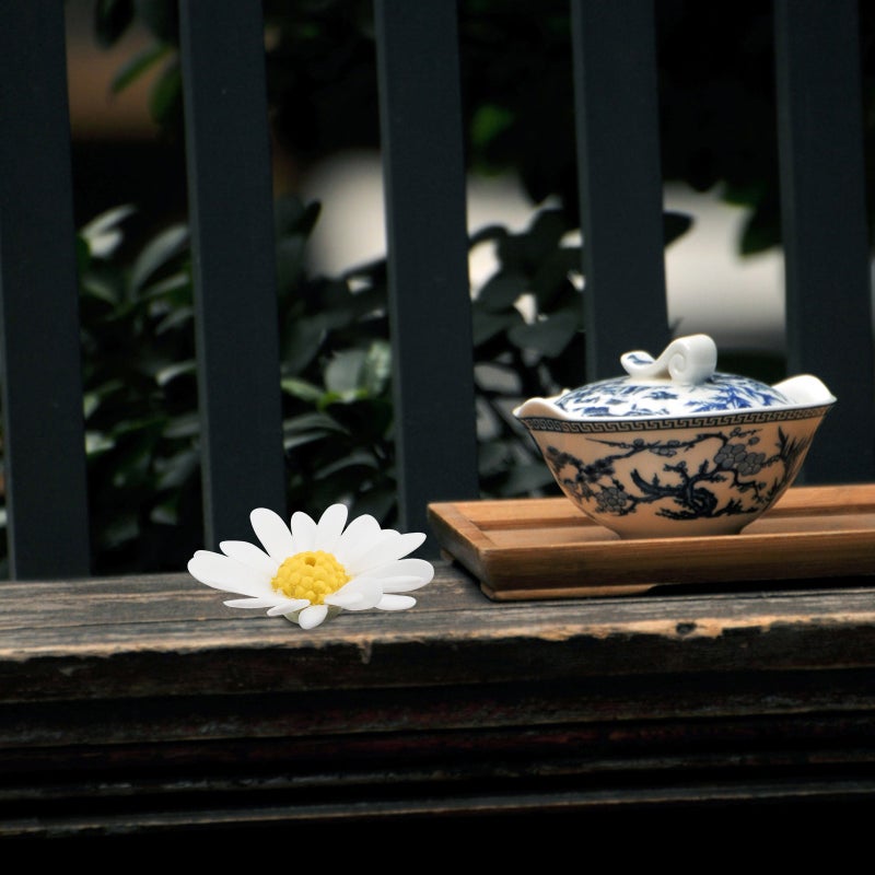 1Pc Ceramic Incense Holder Incense Plate Daisy Flower Incense Holder (White) - Image 2