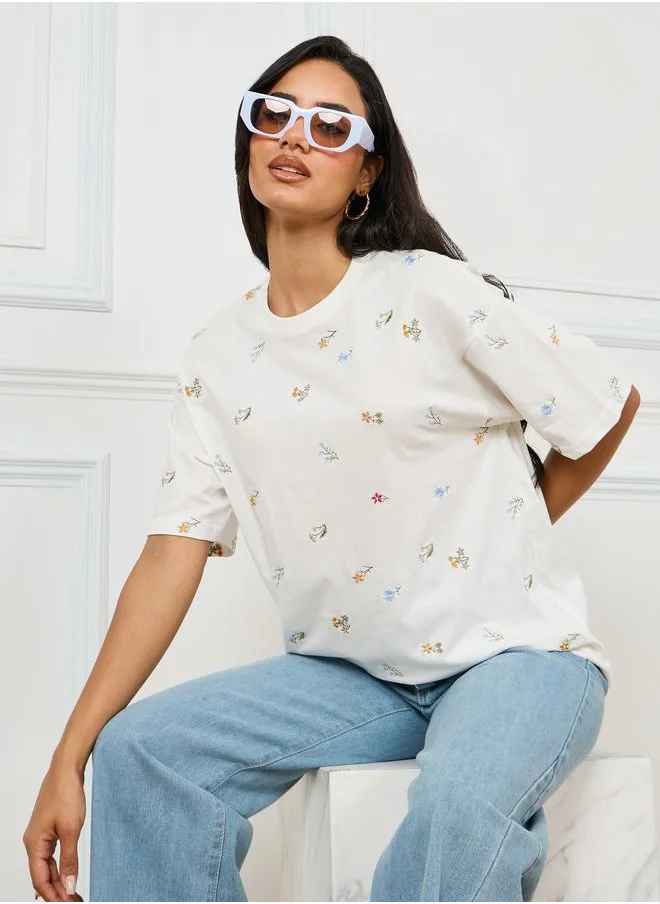 ستايلي Oversized All Over Floral Embroidered Front T-Shirt