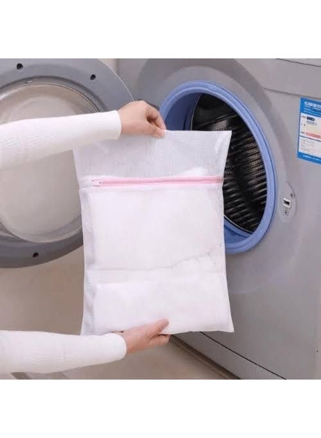 Mesh laundry bag for socks – protective bags for clothes during washing - Image 1