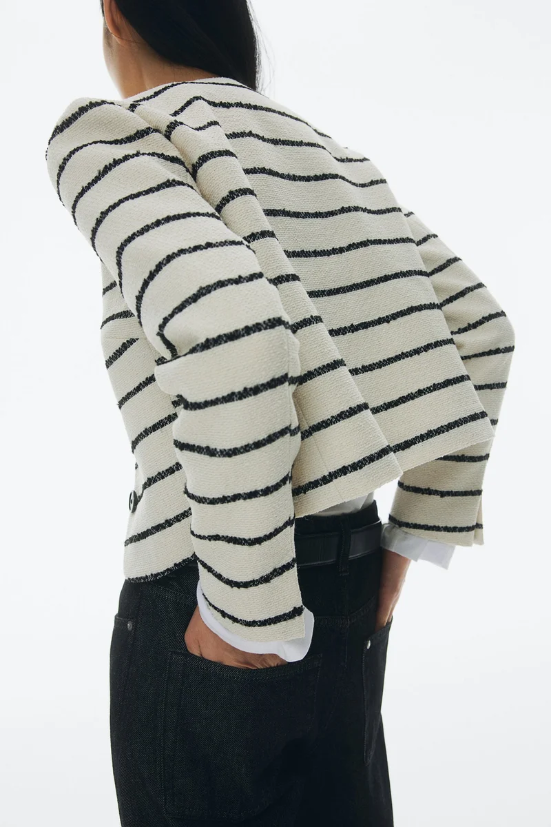 اتش اند ام جاكيت بتصميم قصير