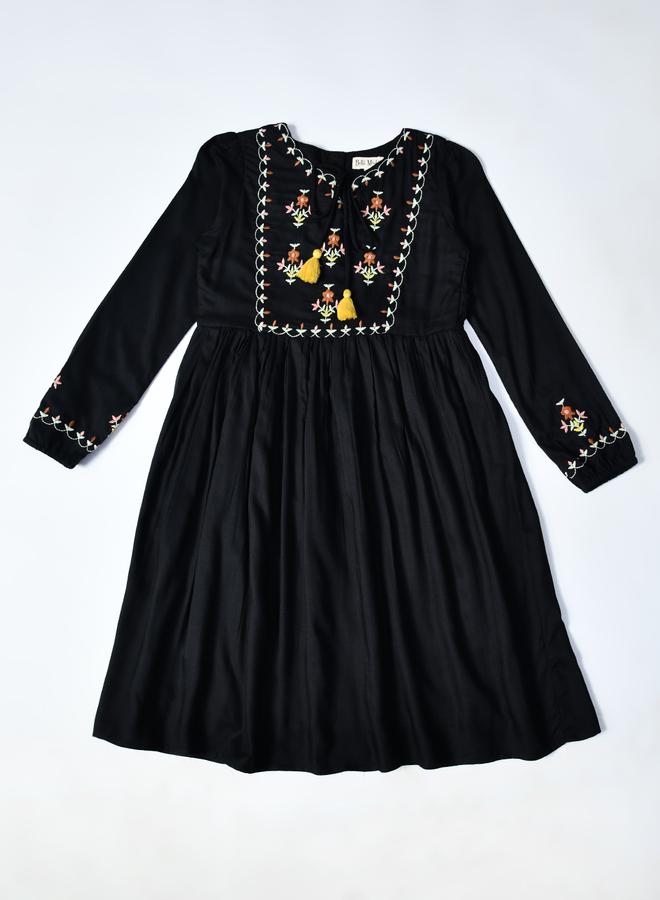 BELLA MODA Embroidered Detail Dress - Image 2