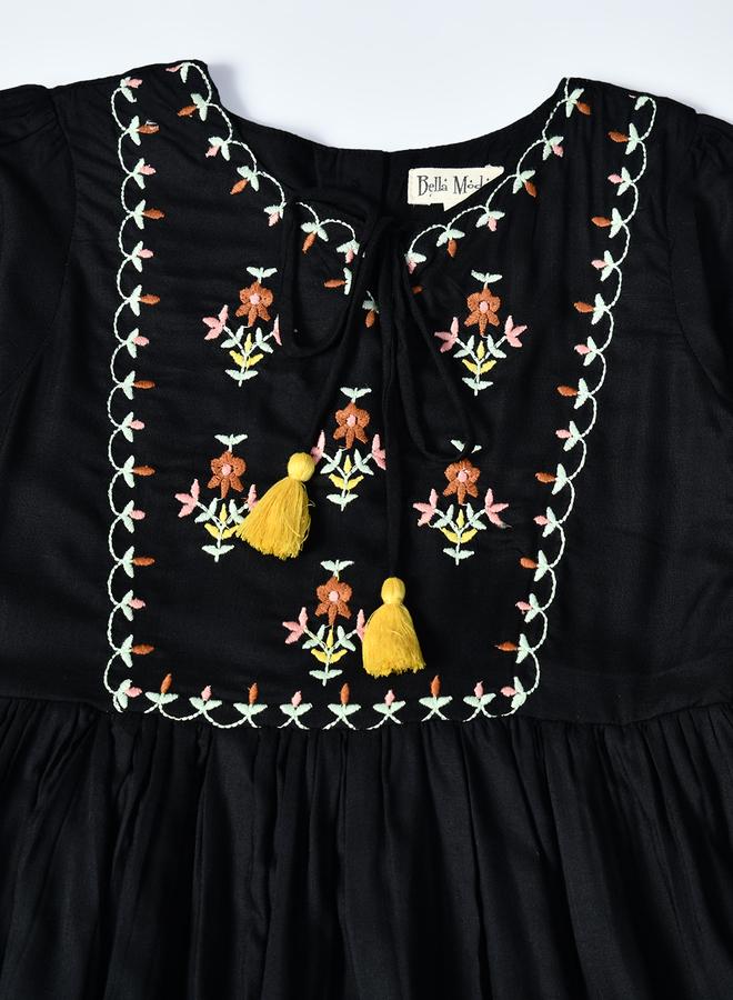 BELLA MODA Embroidered Detail Dress - Image 4