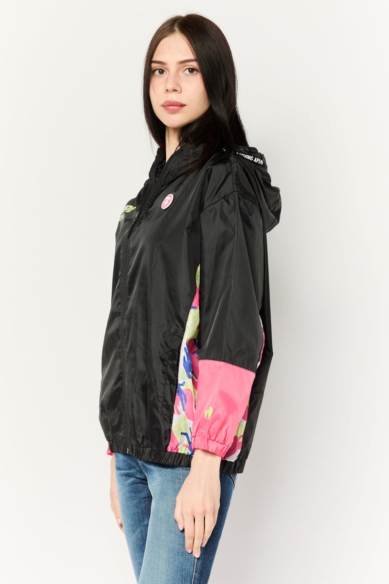 Aape By A Bathing Ape معطف مطري للنساء بشعار العلامة التجارية، أسود - Image 3