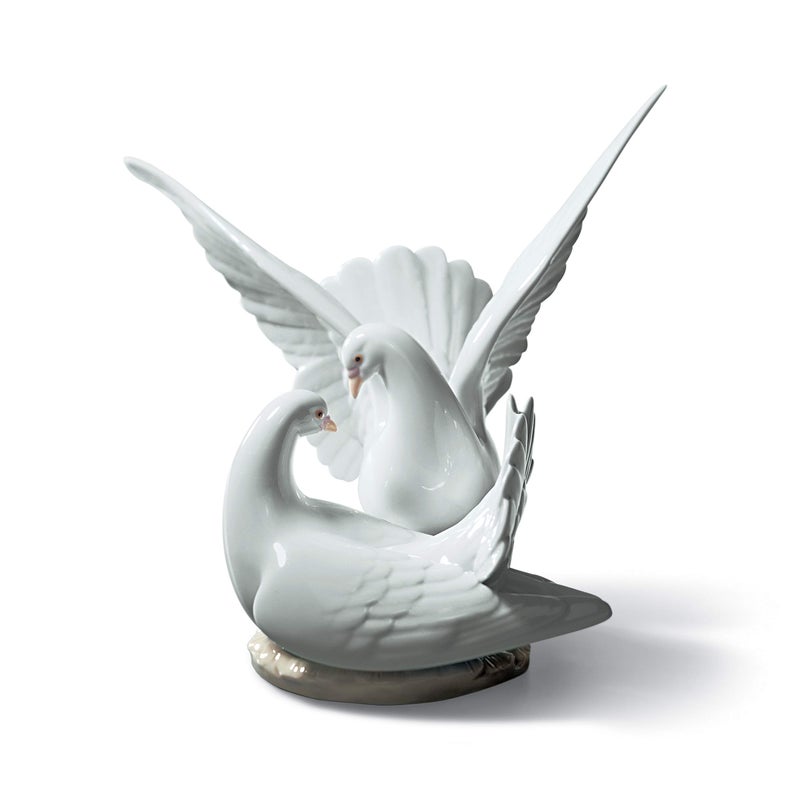 LLADRÃ“ LLADR Love Nest Doves Figurine Porcelain Doves Figure 
