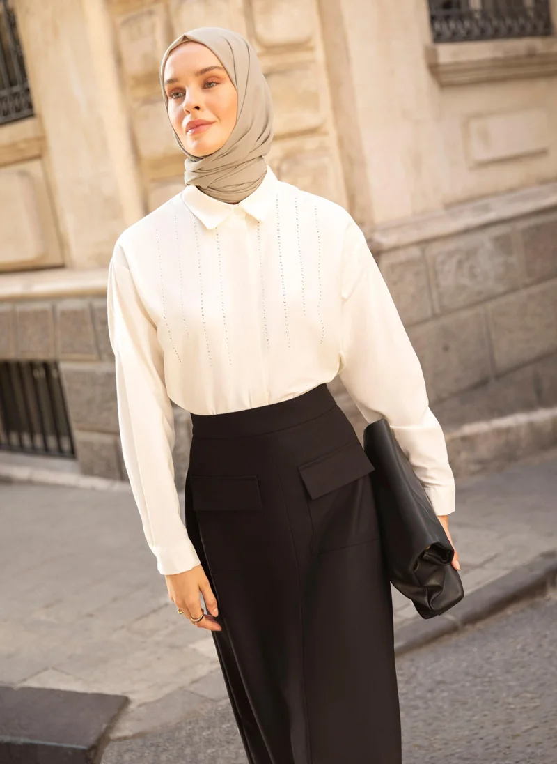 رفقة من مودانيسا Black Pencil Skirt with Hidden Slit Detail and Pockets - Refka