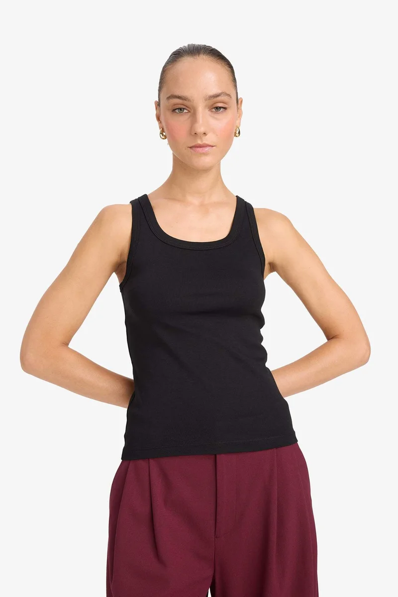 ديفاكتو Slim Fit Basic Camisole Round Collar Tank Top