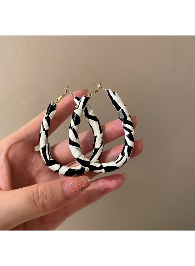 Mark Fairwhale Trendy Design Earrings With A Sense Of Temperament And Atmosphere 