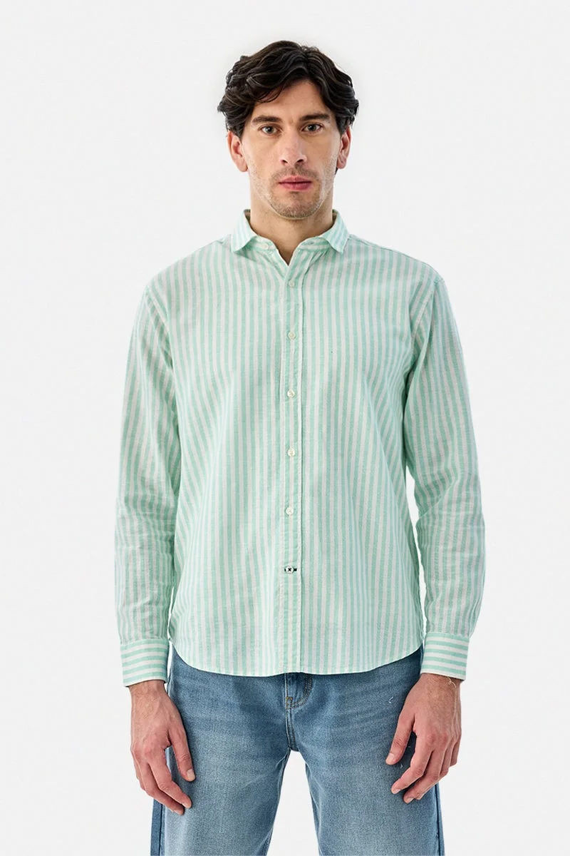 سنيتش قميص بياقة عادية بنقشة خطوط من مزيج الكتان