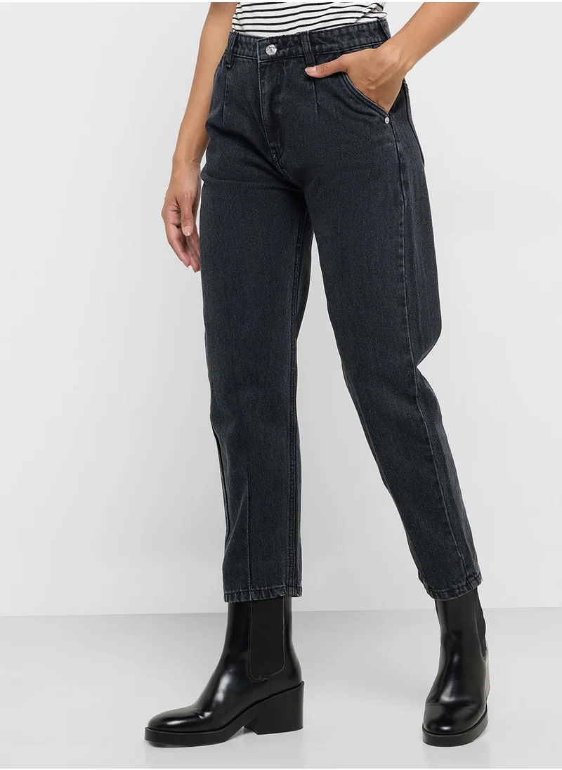 جينجر High Rise Mom Jeans