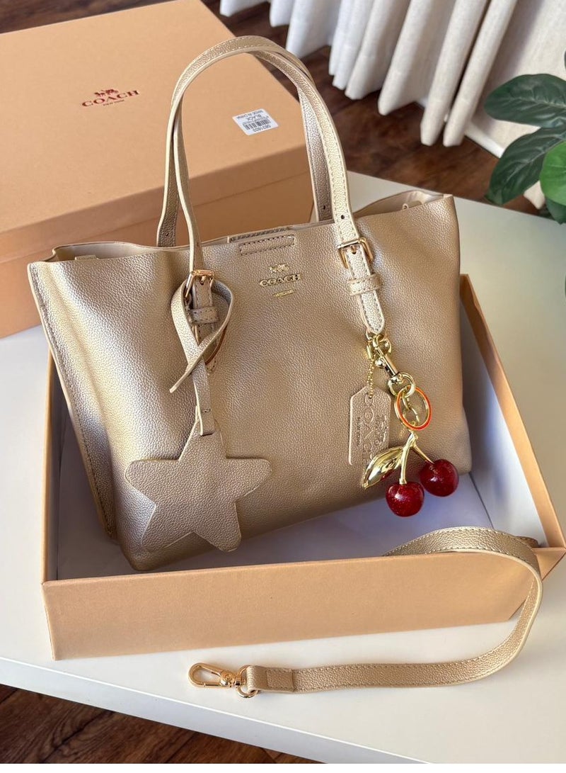 CO An elegant women's bag, high quality