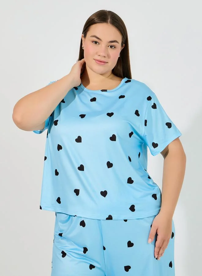 Styli Plus Size Heart Print T-Shirt & Pyjama Set