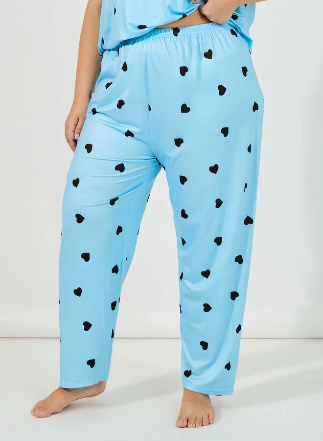 Styli Plus Size Heart Print T-Shirt & Pyjama Set