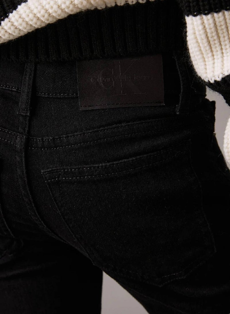 كالفن كلاين جينز بنطال جينز ضيق من الأعلى وواسع من الأسفل بخصر متوسط الارتفاع - Image 3