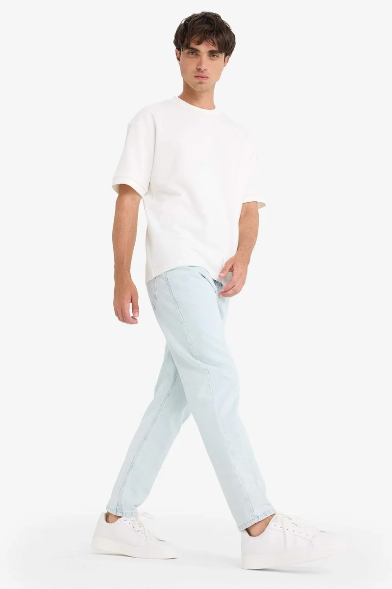 Defacto  Cotton 90's Slim Fit Skinny Leg Washed Jeans for Men | Best Price UAE