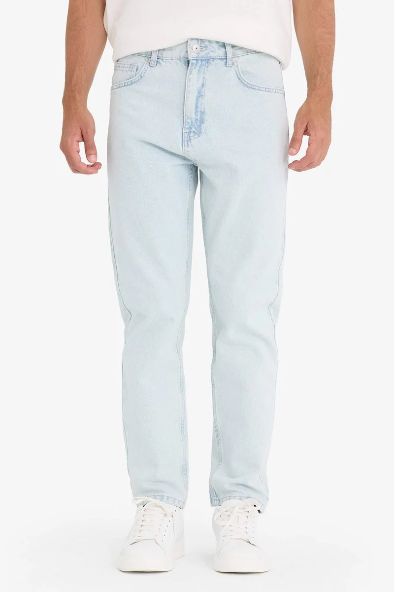 Defacto  Cotton 90's Slim Fit Skinny Leg Washed Jeans for Men | Best Price UAE