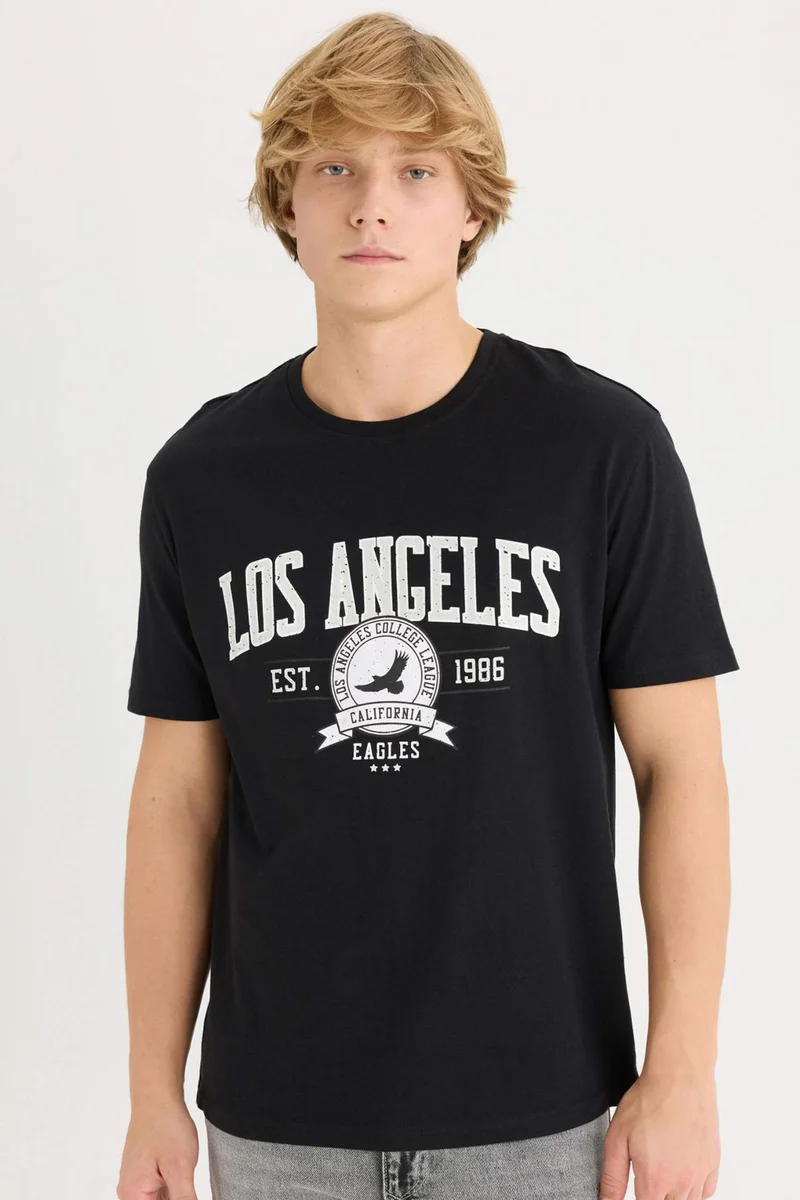 ديفاكتو Regular Fit Crew Neck Short Sleeve T-Shirt