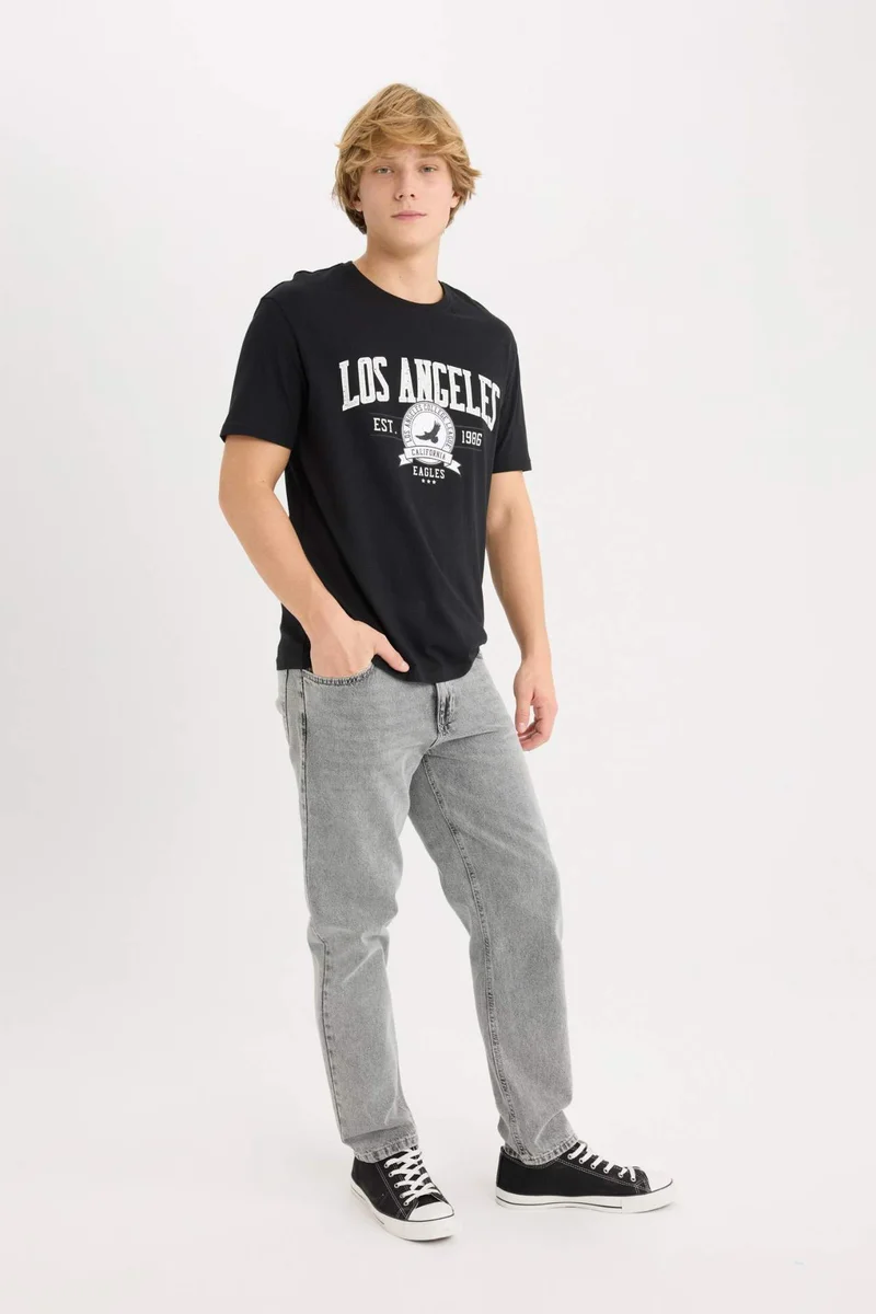 ديفاكتو Regular Fit Crew Neck Short Sleeve T-Shirt