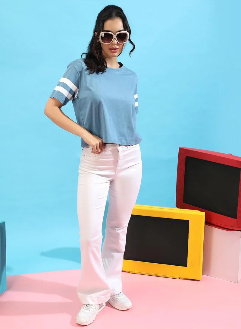 كامبوس سوترا Campus Sutra Women's Solid Light Blue Boxy Top For Casual Wear | Crew Neck | Short Sleeve | Poly Cotton Top Crafted With Regular Sleeve & Comfort Fit For Everyday Wear
