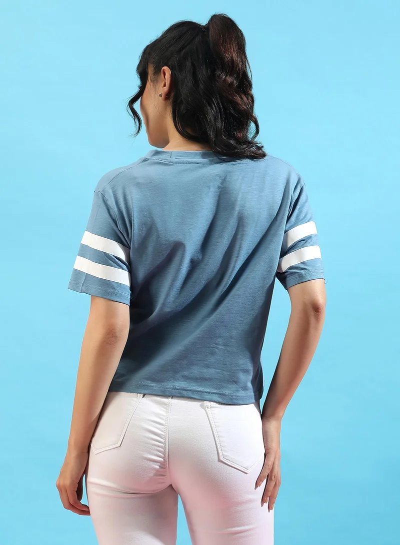 كامبوس سوترا Campus Sutra Women's Solid Light Blue Boxy Top For Casual Wear | Crew Neck | Short Sleeve | Poly Cotton Top Crafted With Regular Sleeve & Comfort Fit For Everyday Wear