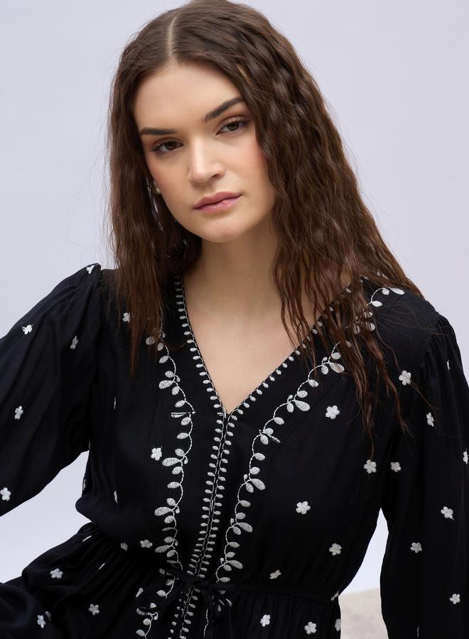Styli Embroidered Midi Dress  - Image 4