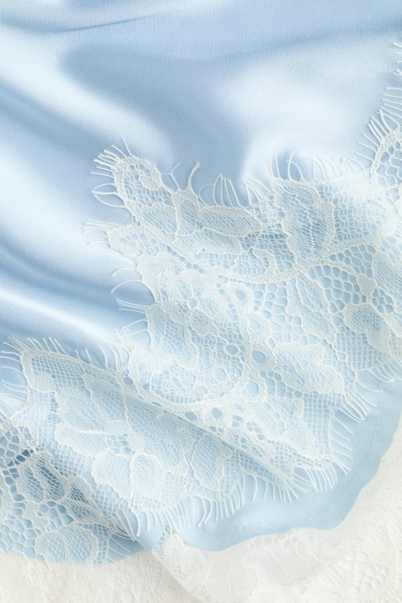 H&M  Lace-trimmed triangle scarf for Women | Best Price UAE