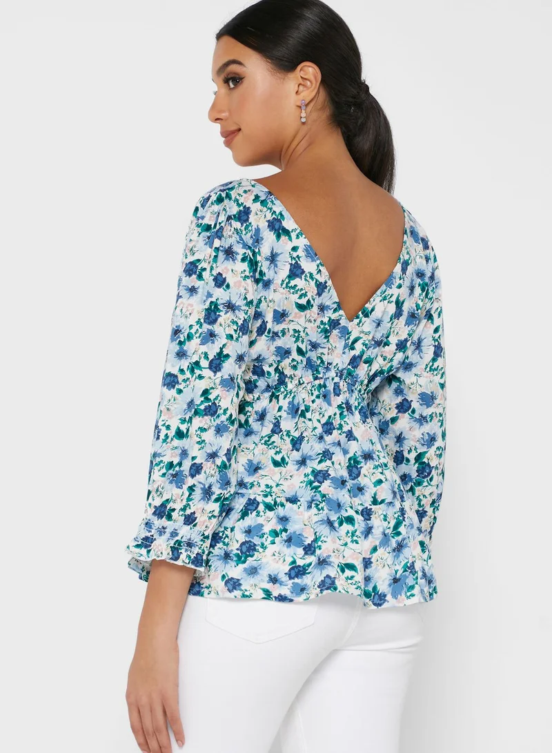 Ginger V-Neck Tier Top With Voluminous Sleeve