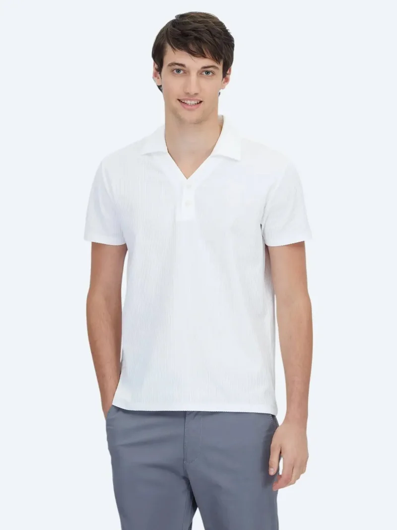 كيب تيشيرت أبيض بياقة بولو مصنوع من القطن بنسبة 100%